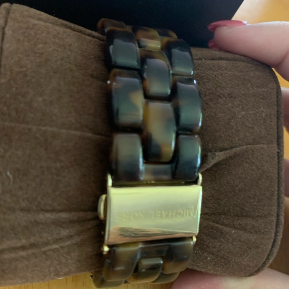 Michael Kors watch - tortoise shell band - Picture 3 of 4